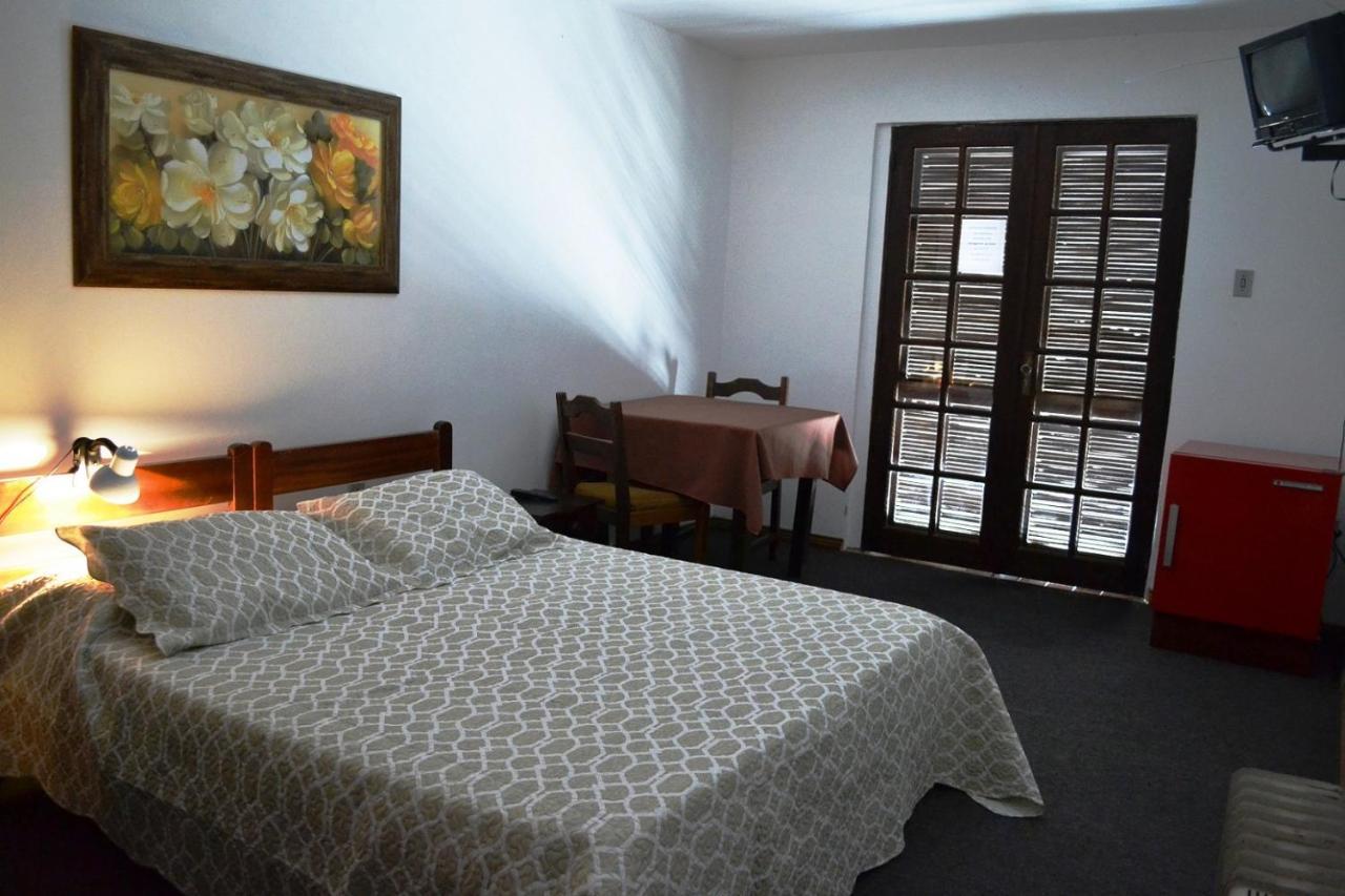 Hotel Pousada Dos Pinheiros Канела Екстер'єр фото